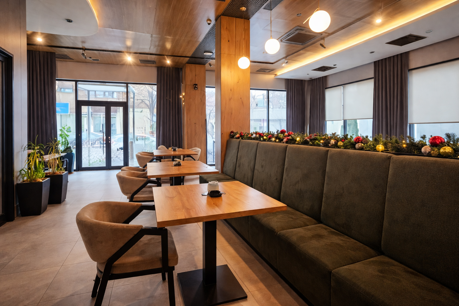 Sedenje i enterijer restorana Piemonte